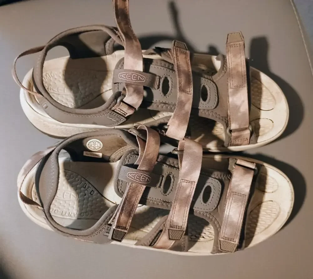 KEEN Women's Three Strap Astoria West Open Toe Sandals, Fawn/Tie Dye, 9.5